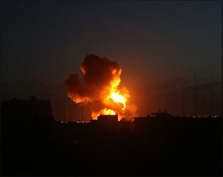 Aviación sionista bombardea posiciones en Gaza